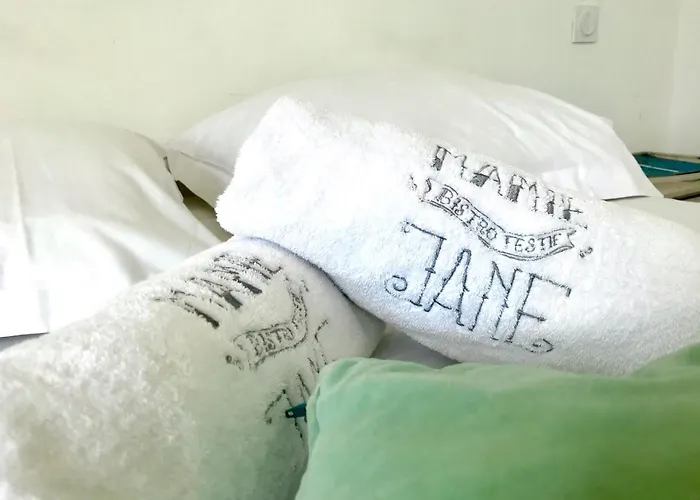 Mamie Jane Co-munity 3*