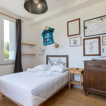 Mamie Jane Co-munity Guest house